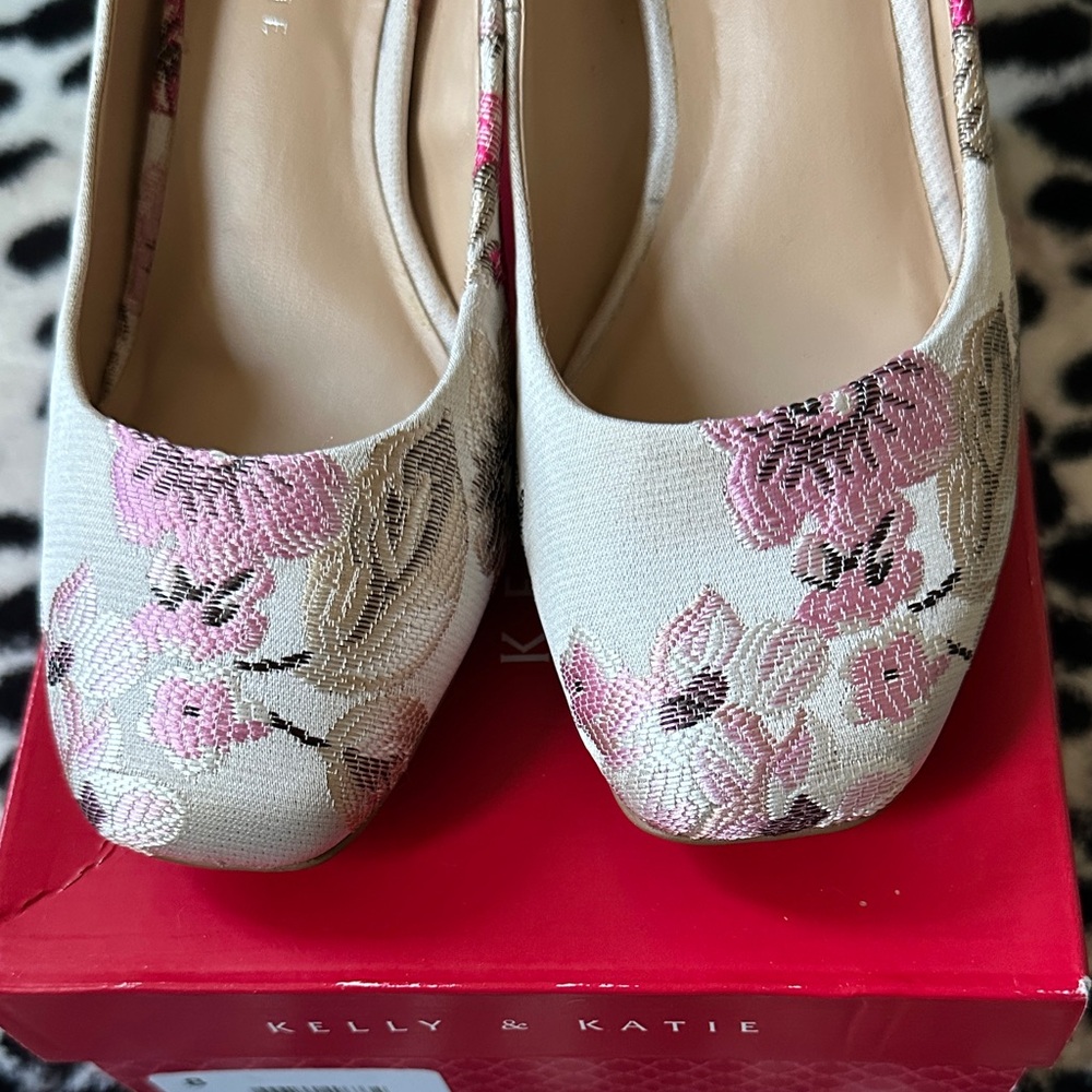 Kelly & Katie Eldorina Satin Floral Embroidered Women's Pumps 8 - Picture 2 of 10
